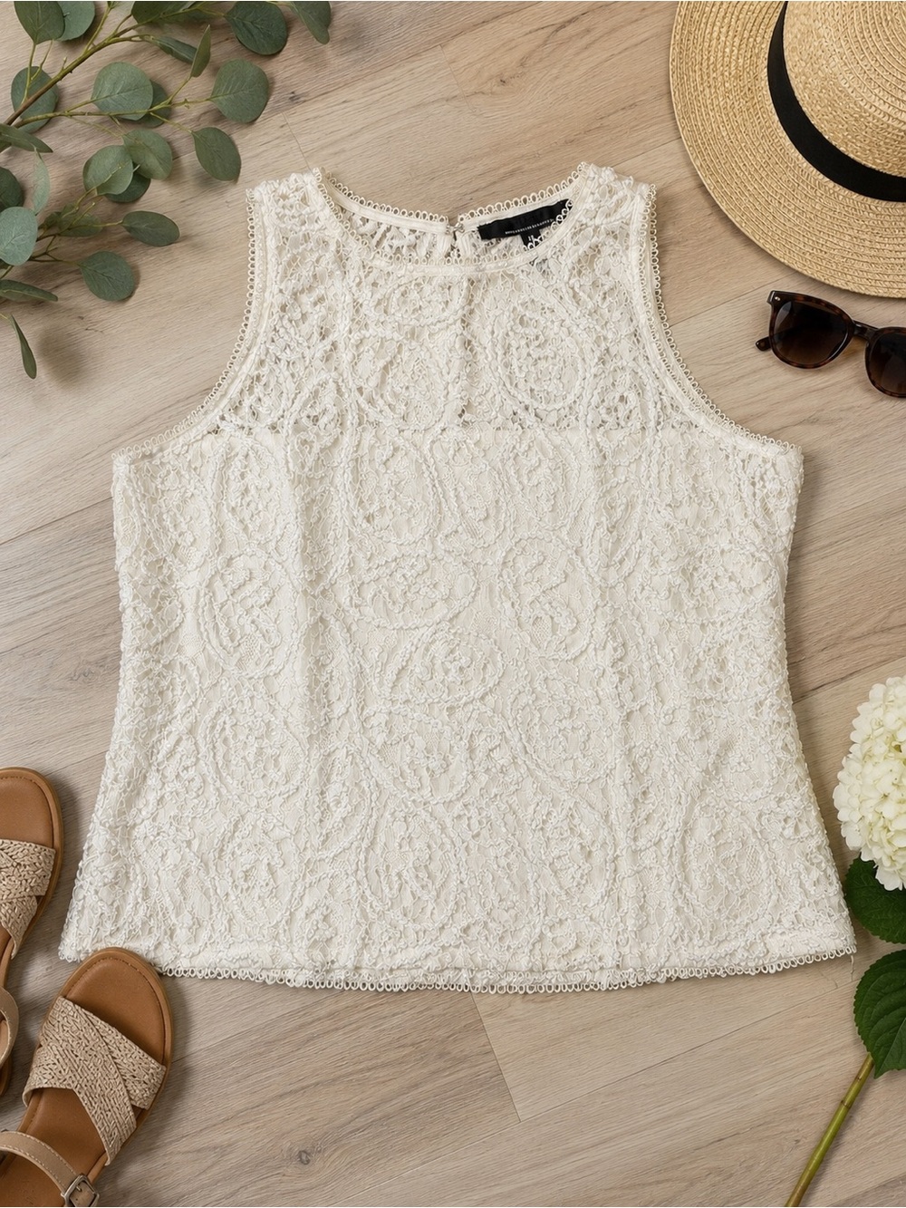 White House Black Market | Off-White Lace Sleeveless Top | Size 18
